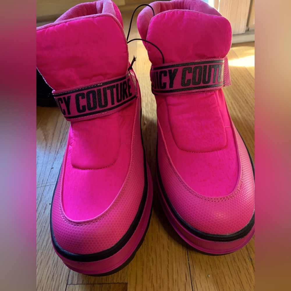 Juicy Couture pink short boots